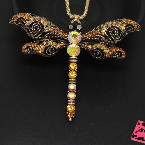 💛 Betsey Johnson stunning crystal dragonfly necklace 💛 - Picture 6 of 7